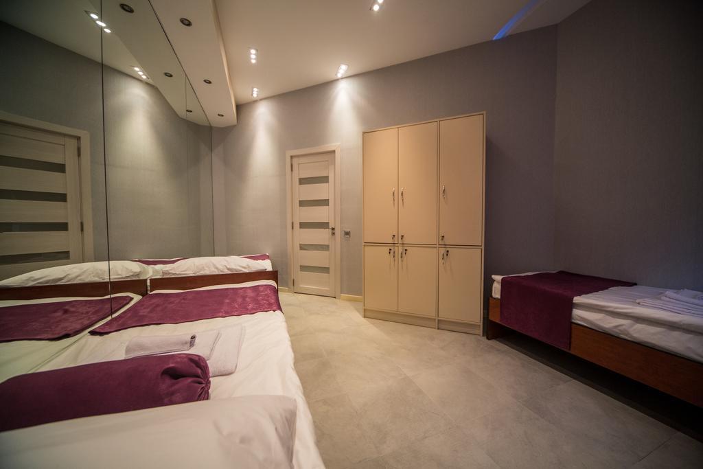 Hostel Inn Hotel&Hostel Баку Экстерьер фото