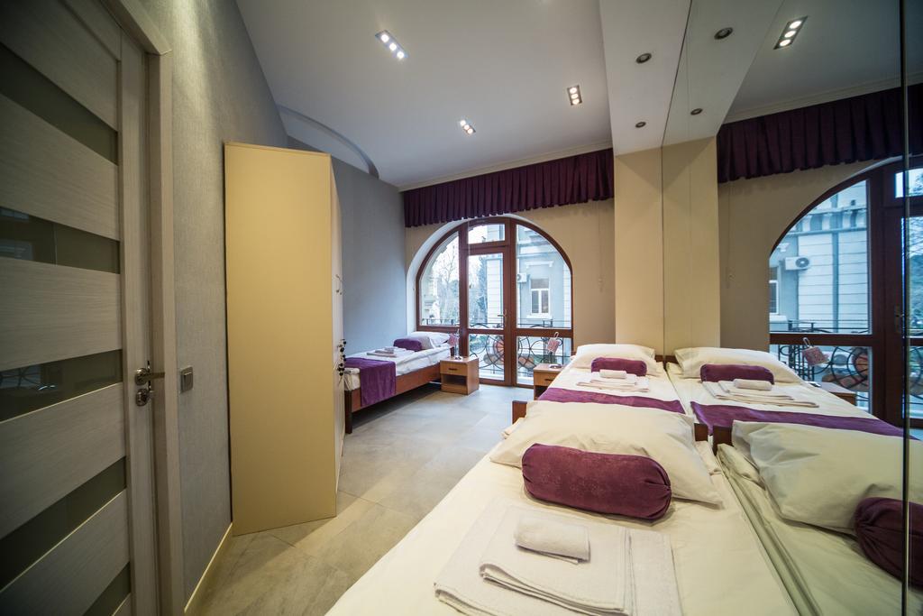 Hostel Inn Hotel&Hostel Баку Экстерьер фото