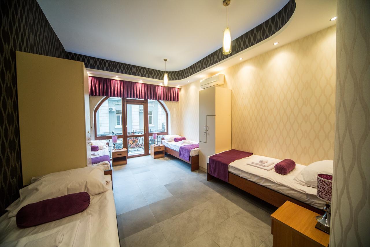Hostel Inn Hotel&Hostel Баку Экстерьер фото