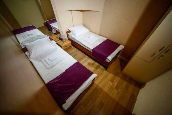 Hostel Inn Hotel&Hostel Баку Экстерьер фото