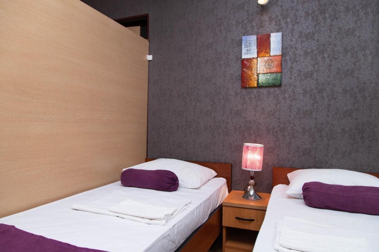 Hostel Inn Hotel&Hostel Баку Экстерьер фото